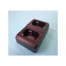 VAC-107 使用数回の中古整備品 スタンダード(YAESU)製 2連式充電器